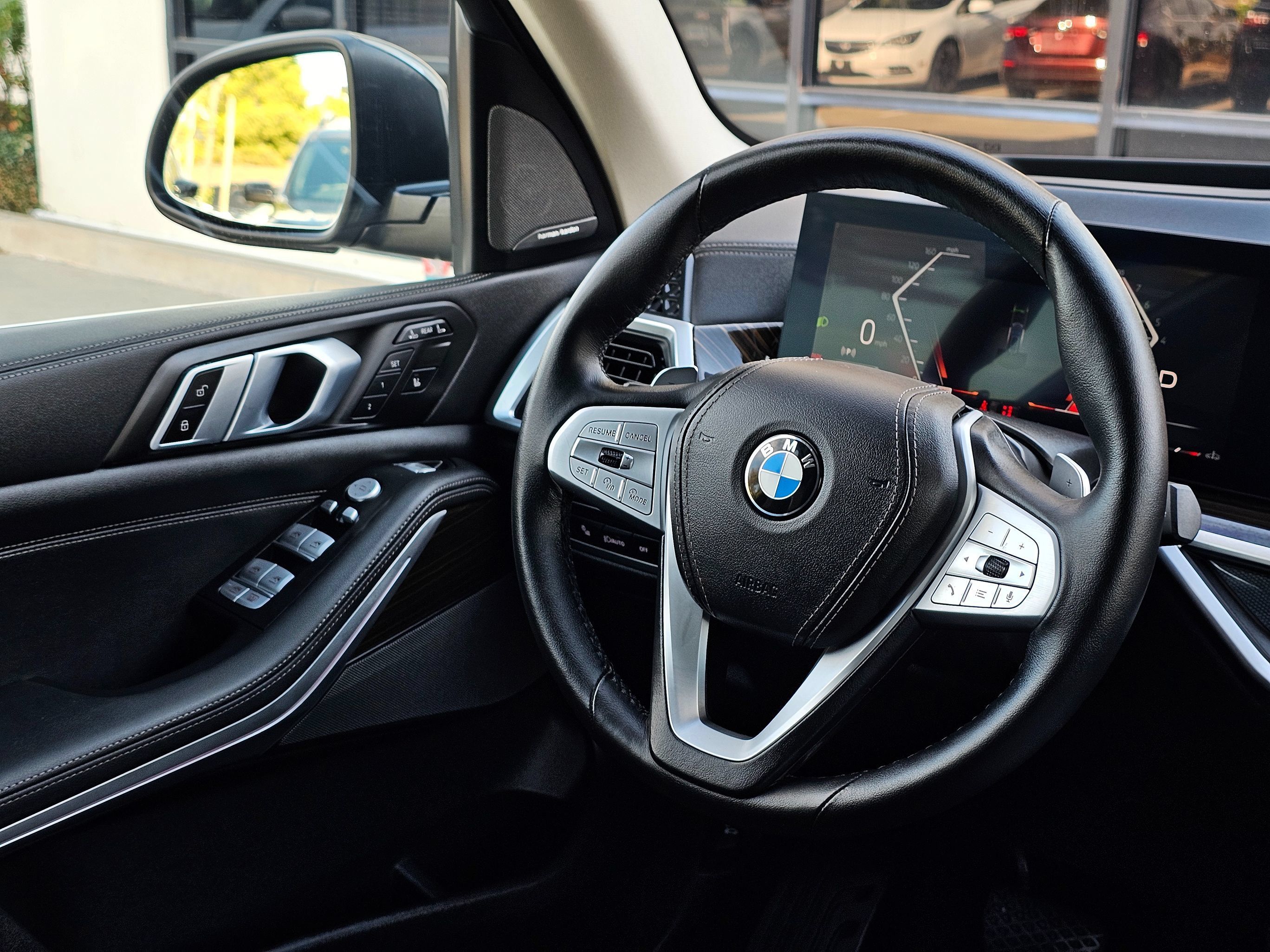 Used 2025 BMW X7 xDrive40i AWD/4WD image 31