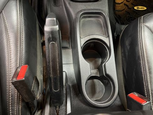 Used 2021 Jeep Wrangler Unlimited Rubicon image 23