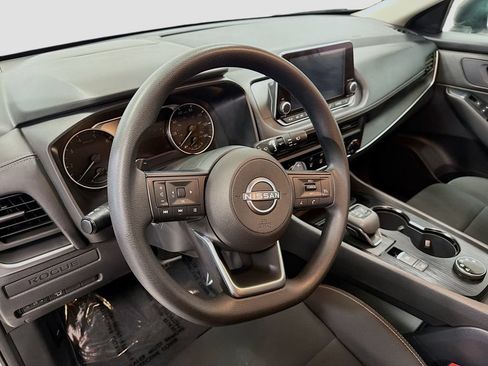 Used 2024 Nissan Rogue S AWD/4WD image 11
