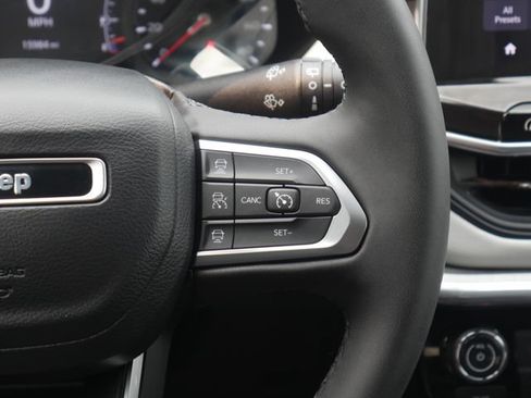 Used 2023 Jeep Compass Limited AWD/4WD image 17
