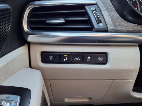 Used 2022 Kia Telluride EX w/ EX Premium Package FWD image 10