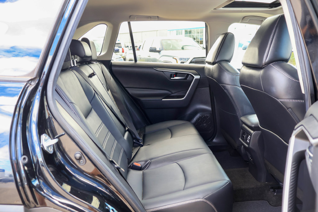 Used 2021 Toyota RAV4 XLE Premium FWD image 12