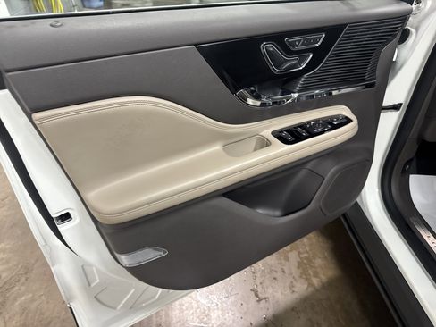 Used 2021 Lincoln Corsair AWD image 29