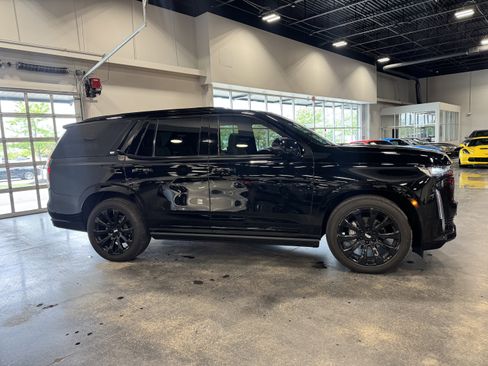 Used 2022 Cadillac Escalade Sport w/ Touring Package AWD/4WD image 2