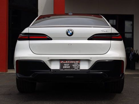 Used 2023 BMW 740i RWD image 13