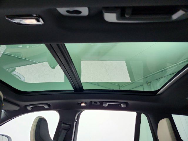 New 2026 Volvo XC90 T8 Plus AWD/4WD image 22