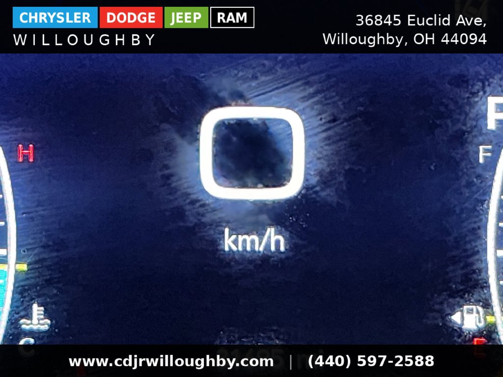 Used 2025 Chrysler Pacifica Select FWD image 18