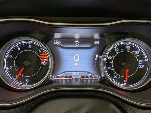 Used 2019 Jeep Cherokee Limited FWD image 16