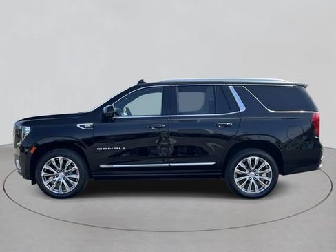 Used 2023 GMC Yukon Denali w/ Advanced Technology Package AWD/4WD image 2