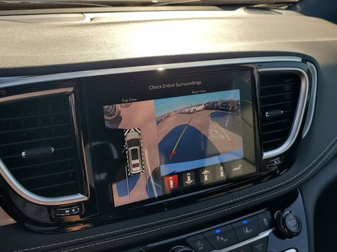 New 2026 Chrysler Pacifica Limited w/ S Appearance Package image 20