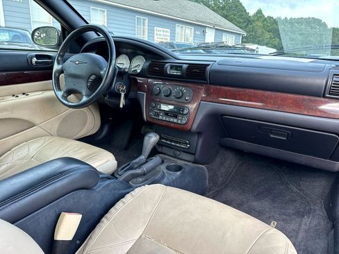 Used 2002 Chrysler Sebring Limited image 18