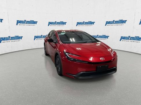 Used 2024 Toyota Prius LE AWD/4WD image 3