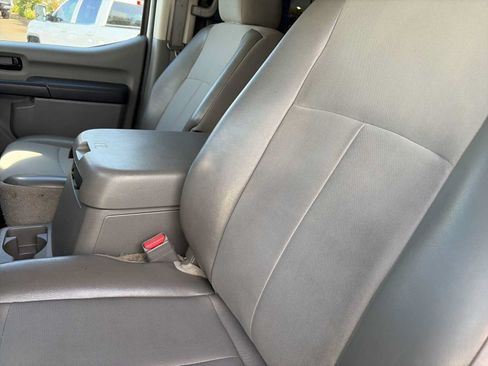 Used 2016 Nissan NV 3500 SV RWD image 13