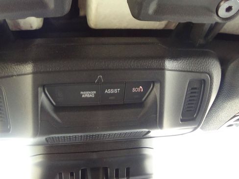Used 2024 Jeep Wrangler Unlimited Sahara w/ Safety Group AWD/4WD image 27