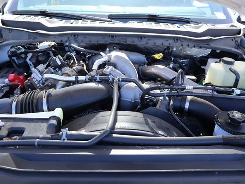 New 2025 Ford F550 4x4 Crew Cab Super Duty image 17