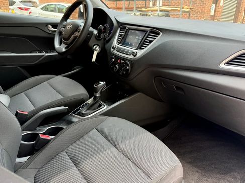 Used 2021 Hyundai Accent SEL FWD image 12