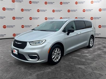 Used 2024 Chrysler Pacifica Touring-L