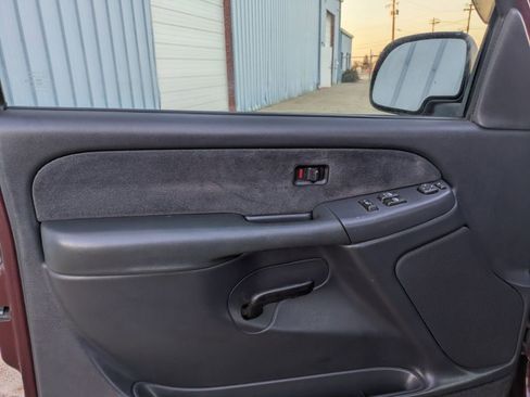 Used 2000 Chevrolet Silverado 1500 LS w/ Firm Ride Suspension Pkg image 13