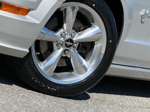 Used 2009 Ford Mustang GT RWD image 9