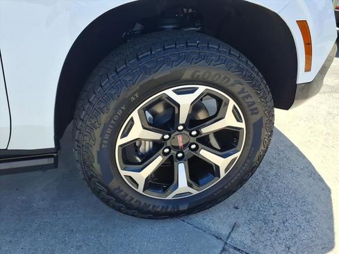 New 2026 GMC Yukon XL AT4 w/ AT4 Premium Plus Package AWD/4WD image 9