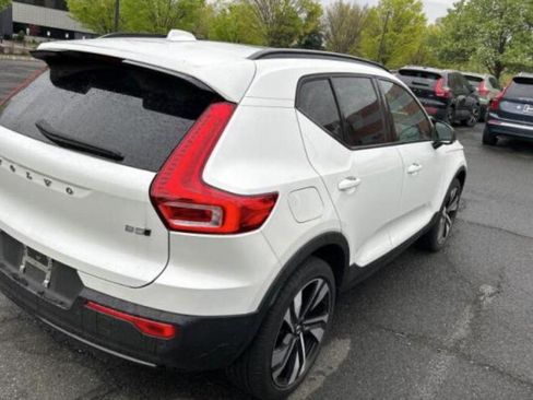 Used 2023 Volvo XC40 B5 Plus w/ Protection Package Premier AWD/4WD image 5