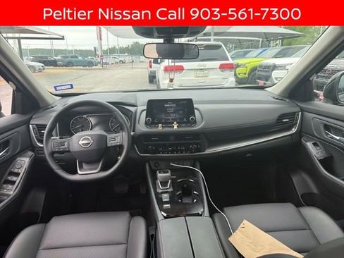 Certified 2025 Nissan Rogue SV w/ SV Premium Package FWD image 11