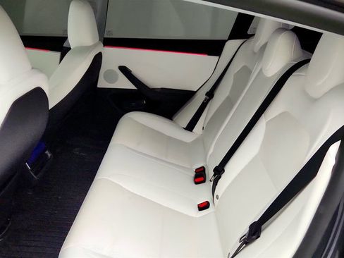 Used 2025 Tesla Model 3 Long Range RWD image 26
