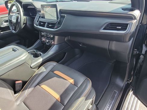 Used 2023 GMC Yukon XL AT4 image 30