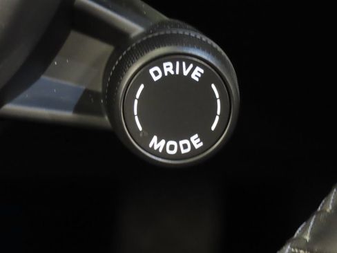 Certified 2025 Porsche Macan 4 Electric AWD/4WD image 23