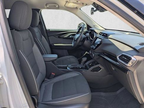 Used 2021 Chevrolet TrailBlazer LT FWD image 19