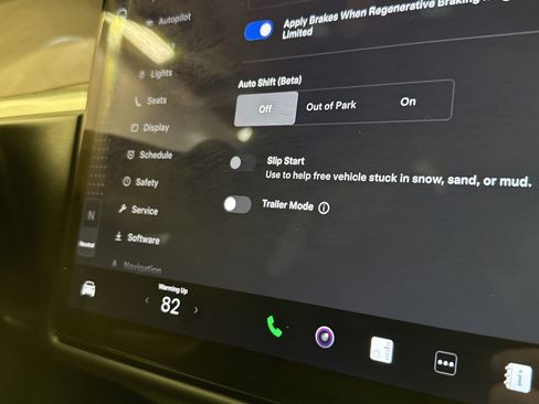 Used 2023 Tesla Model X Base image 32