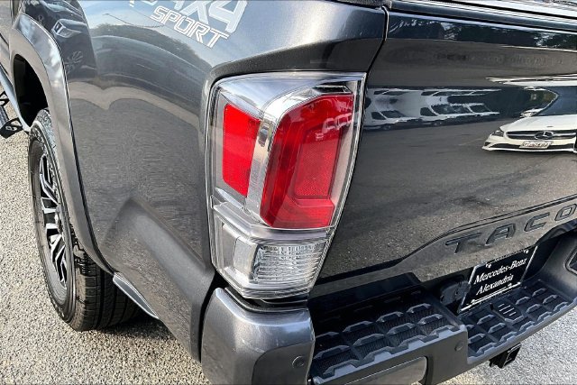 Used 2021 Toyota Tacoma TRD Sport w/ TRD Premium Sport Package AWD/4WD image 25