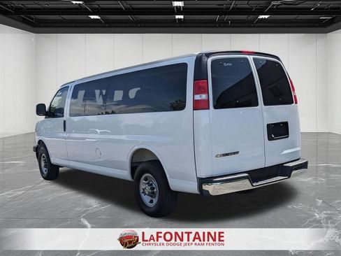Used 2025 Chevrolet Express 3500 LT w/ LT Preferred Equipment Group RWD image 3