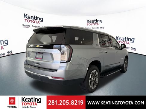 Used 2025 Chevrolet Suburban LT w/ Comfort Package RWD image 5