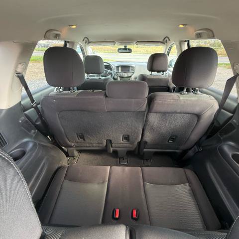 Used 2018 Nissan Pathfinder SV AWD/4WD image 17