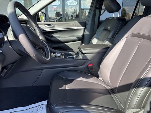 New 2025 Jeep Grand Cherokee Limited w/ Black Appearance Package image 5