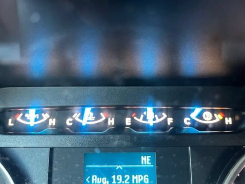 Used 2017 Ford F150 XLT AWD/4WD image 12