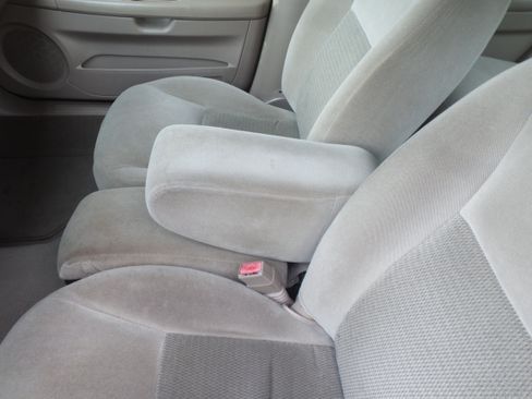 Used 2006 Ford Taurus SE FWD image 18