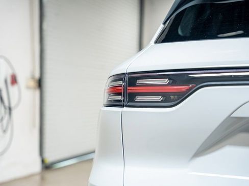 Used 2022 Porsche Cayenne S Platinum image 13