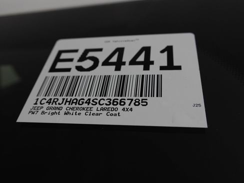 New 2025 Jeep Grand Cherokee Laredo X image 68