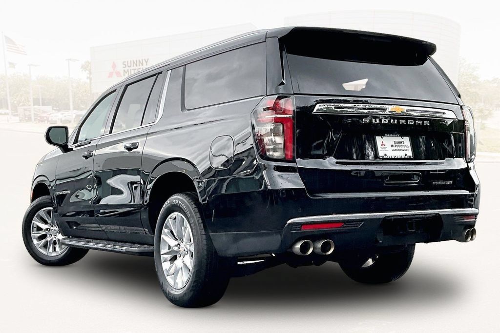 Used 2024 Chevrolet Suburban Premier AWD/4WD image 4