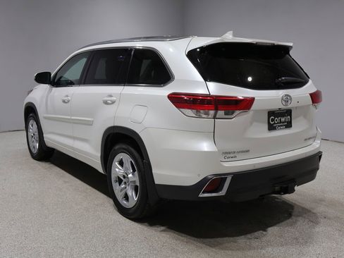 Used 2019 Toyota Highlander Limited AWD/4WD image 5