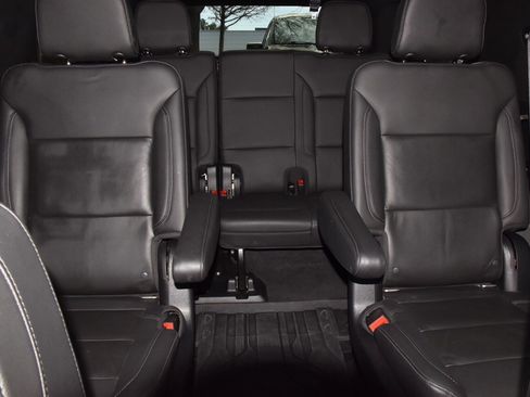 Used 2021 Chevrolet Tahoe Z71 w/ Z71 Signature Package image 21