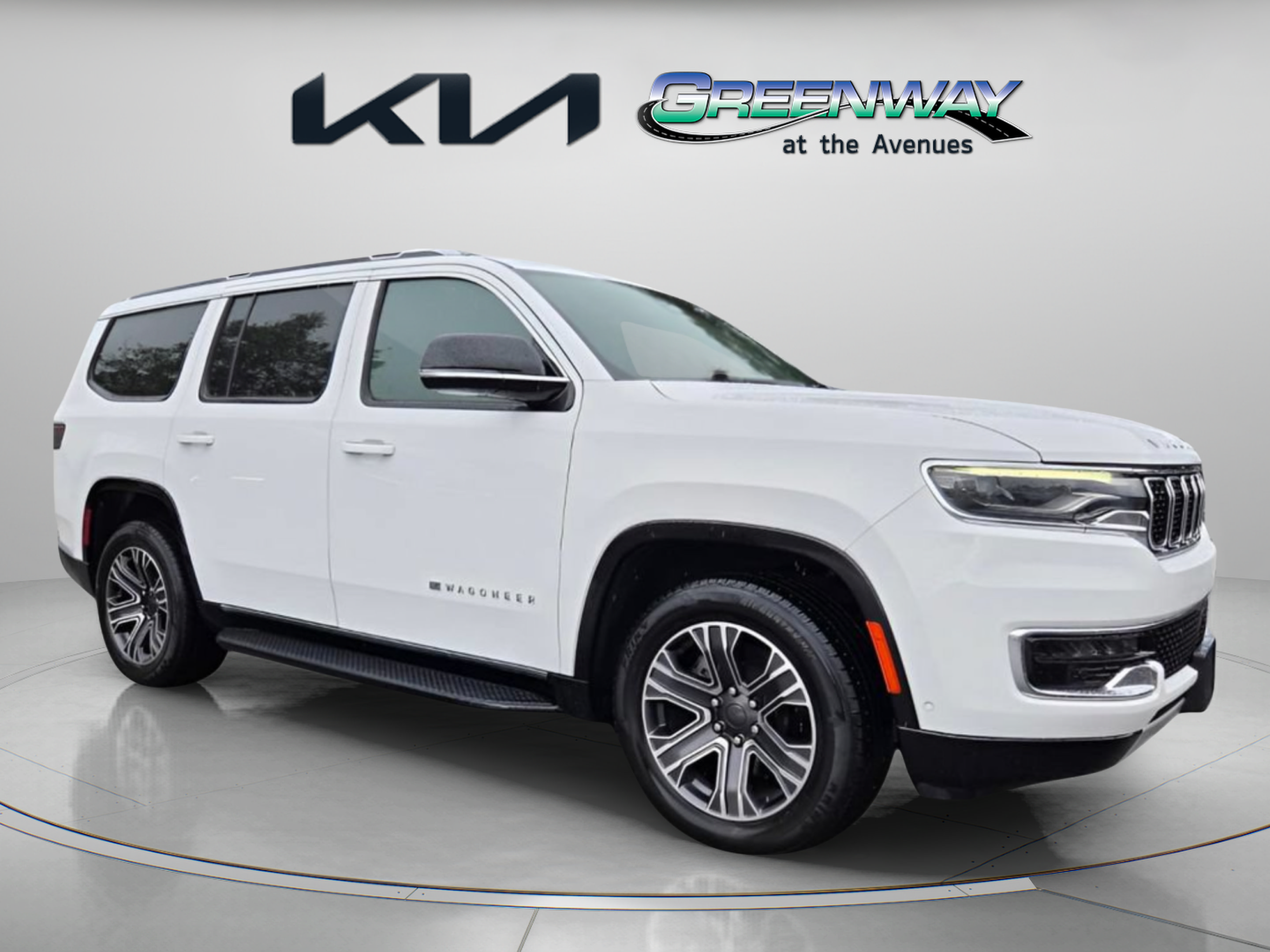 Used 2024 Jeep Wagoneer Series II w/ Flexible Seating Group AWD/4WD image 1