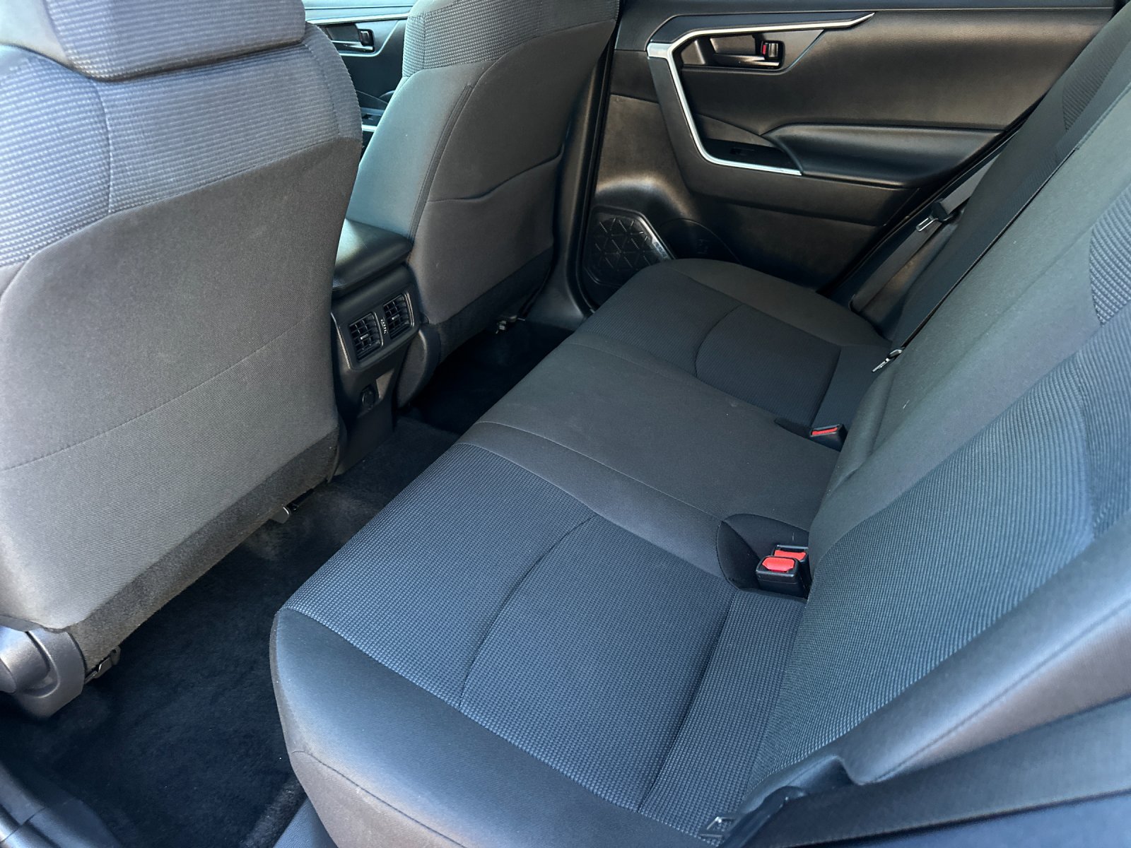 Used 2025 Toyota RAV4 LE AWD/4WD image 11
