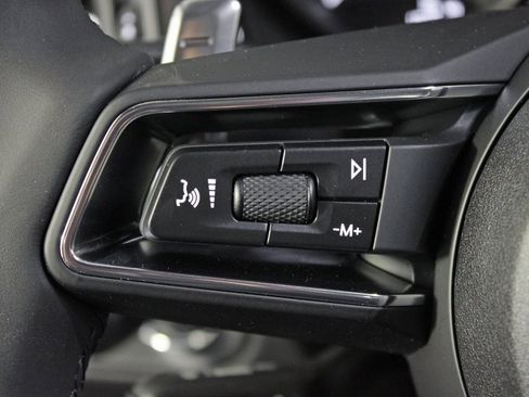 Used 2025 Porsche Macan image 23