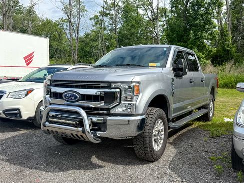Used 2020 Ford F250 XLT w/ FX4 Off-Road Package AWD/4WD image 3