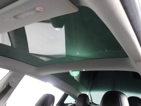 Used 2018 Tesla Model 3 Long Range RWD image 8