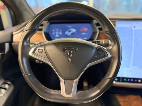 Used 2017 Tesla Model X 90D image 29