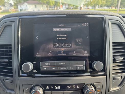 Used 2024 Nissan Titan SV w/ SV Convenience Package image 11